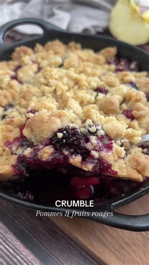 Crumble aux Pommes et Fruits Rouges : Recette Délicieuse
