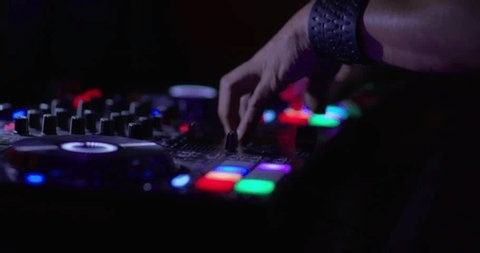 clip-3992732639-dj-mixing-night-club-cd-colorful-turntabletechno
