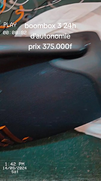 Explore the Features of the Boombox 3 24H Speaker