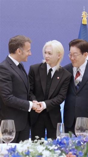 Felix x Macron x Korean President… WHAT?! 😳