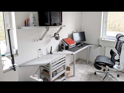 Cyberpunk room build - Desk