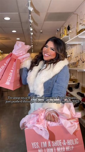 Treat yourself 💅🏻🛍️✨ #misslola #pushpresent #shopping #shoppingtherapy