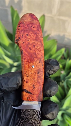 Para quem gosta das pequenas.Damasco mosaico Guarda inox 420 Cabo estabilizada.