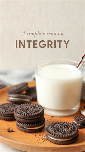 Shannon Foster | Educator & Founder on Instagram: "A quick object lesson your kids will never forget 🍪 Integrity = being the same on the inside and the outside. This week’s Come, Follow Me (D&C 124) teaches that the Lord loved Hyrum Smith “because of the integrity of his heart.” 💛 It’s a perfect time to help your family understand that real integrity starts in the heart—and shows in our actions. Want more ideas like this? Comment KIT and we’ll send you a link to this week’s Come, Follow Me Kit