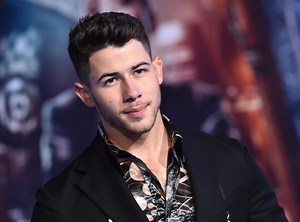 PHOTOS: Nick Jonas' thighs are making fans all hot and bothered - Queerty