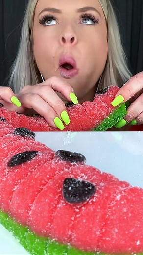 262K views · 2.7K reactions | Just another casual giant gummy worm  #asmr #asmrsounds #hunnibeeasmr #satisfying #satisfyingvideo #eating #eatingasmr #trending #foryou #foryoupage #shorts #reels #viral #explorepage #hunnibee | HunniBee ASMR | Facebook