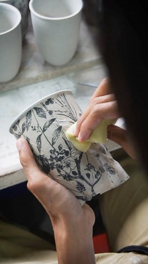 40K views · 403 reactions | How to apply transfer papers ❤️ ••• Follow @gaya.ceramic for more! | The Ceramic School | Facebook