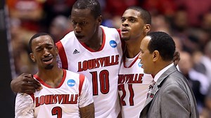 Video: Kevin Ware breaks leg in 2 parts