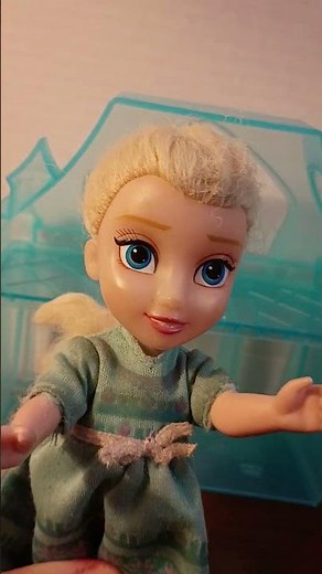 Elsia and Annia Make an Ice House! - Elsa & Anna Toddlers #frozen