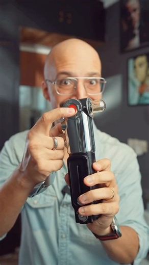 ᎪᏒᎬᎬSᏃ GᎪNᎠHI STUDⵊOS | Some retro magic with this flash from @godoxindiaofficial called the Lux Master . Off and on camera retro flash. #godox | Instagram