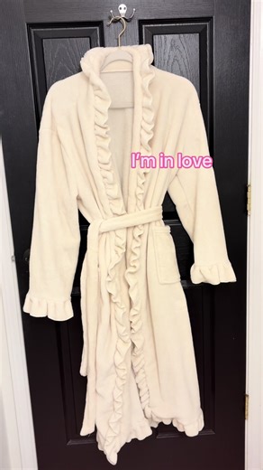 It’s so flattering ! In love with them hem line ❤️ #robe #tiktokshopbestseller #cozyseason #winter