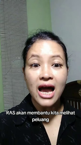 RAS mendukung ramalan yang terpenuhi dengan sendirinya. Jika kita percaya pada sesuatu, otak kita akan mencari bukti yang mendukung keyakinan tersebut!