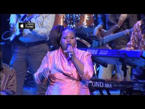 Spirit Of Praise 3 feat. Zaza - Thel' Umoya