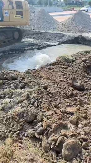 𝐃𝐢𝐬𝐫𝐮𝐩𝐭𝐢𝐨𝐧 𝐍𝐨𝐭𝐢𝐜𝐞 - 𝐄𝐚𝐬𝐭 𝐂𝐨𝐚𝐬𝐭 𝐃𝐞𝐦𝐞𝐫𝐚𝐫𝐚 Customers in the following areas are unfortunately affected: 📍Coldigen 📍Non Pariel 📍Enterprise 📍Bachelor’s Adventure 📍Paradise 📍Cove and John The Coldigen, Enmore Number 1&2 and Bachelor’s Adventure Well Stations serve these areas. This disruption which you are experiencing to your water supply is due to a broken 12- inch transmission main at Enmore which was damaged by the Chinese Road Contractors. The GWI technical 