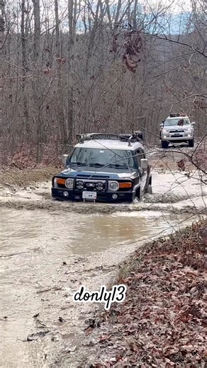FJ Cruiser taking a dip #automobile #4x4 #offroad #toyota #offroading #overlanding #overland