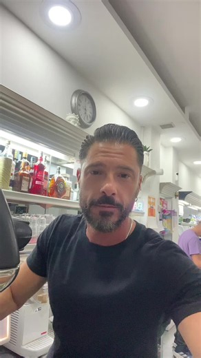 Sei sicuro che mi vuoi dietro il bancone a servire i clienti?