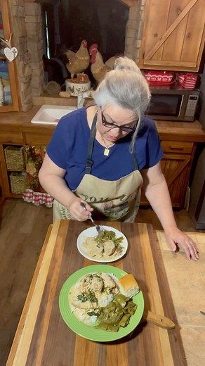 CROCKPOT CREAMY ITALIAN CHICKEN Farm Cooking With Nan If you are looking for a easy crockpot dish this is the one!!!! Delicious chicken with a creamy sauce that is divine! A must make!!! I hope y'all enjoy! ❤️Nan #CreamySauce #chicken #crockpotmeals #crockpotcreamychicken #justforyou #farmcookingwithnan | Farm Cooking with Nan