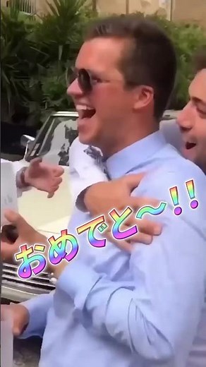 ブーケをキャッチ！まさかの展開に！笑える〜　#結婚式 #ブーケトス #ハプニング動画 #weddingfail #shorts