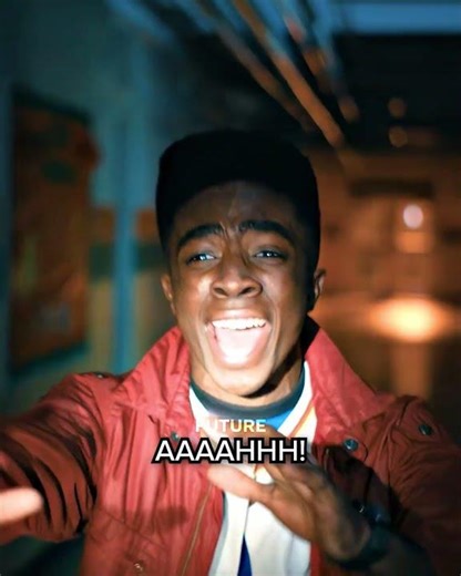 Lucas Gets Jumpscared 😂 | Stranger Things S4.E4 | #shorts