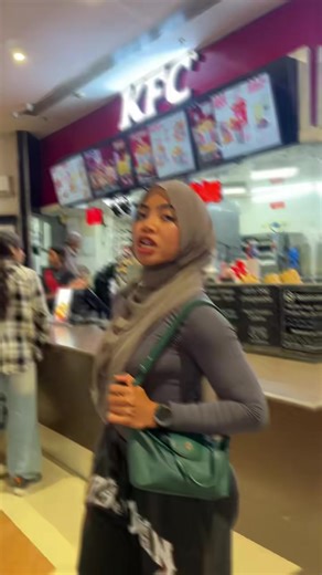 Coba KFC Versi India dengan Nasi dan Burger Unik