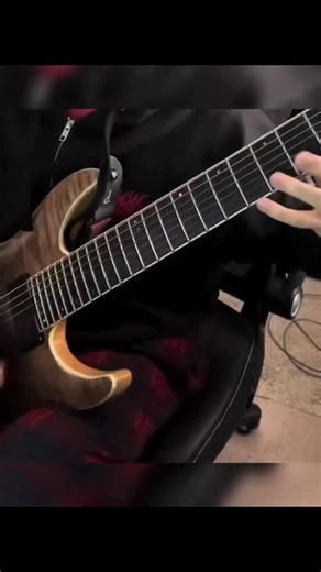 The Best Musicians In The World on Instagram: "fastest guitarist ever 😅"