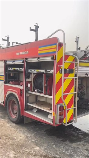 After successfully concluding their training, the Fire Technicians of Bonny Fire Station practice their fire fighting skills under the supervision of the Federal Fire Service earlier today. Congratulations to all the trainees… 👏🏾👏🏾👏🏾 This is the first Fire Station owned by any Local Government in all the 774 LGAs of Nigeria. | Port Harcourt Force