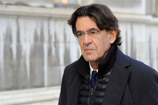 Luc Ferry: "En intégrant l'IA générative à des robots, vous aurez des laveurs de carreaux qui seront polytechniciens" | RTS