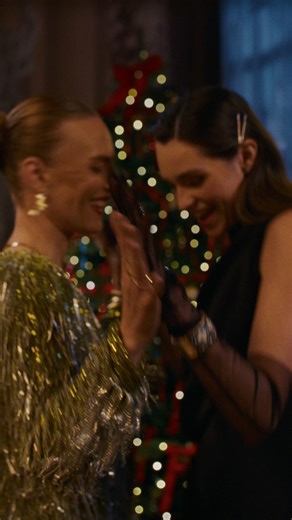 Roberto Coin on Instagram: "Ok, here we go. Turn on the music and start dancing. Christmas is here! #RobertoCoin #Domino #VenetianPrincess"