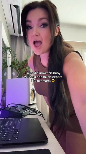 We basically have a dance pop party everyday these days with her😍🩷 #dancepop #pop #producer #vocalproducer #music #popsong #momtobe | NEEA RIVER