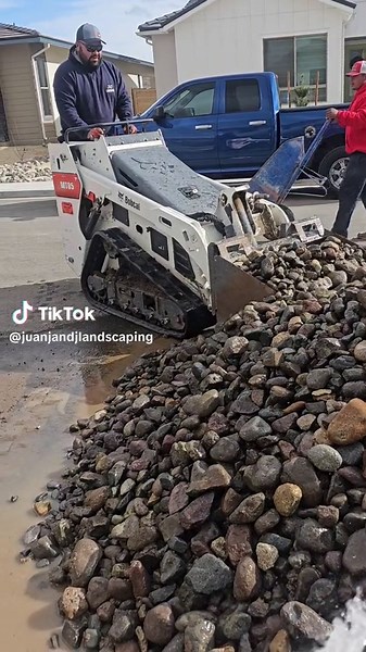 ✨ Creating beautiful outdoor spaces ✨ 🏡 Bringing your garden dreams to life 🌺 🔨 Professional landscaping services 🍃 #landscaping #artificialgrass @juanjandjlandscaping