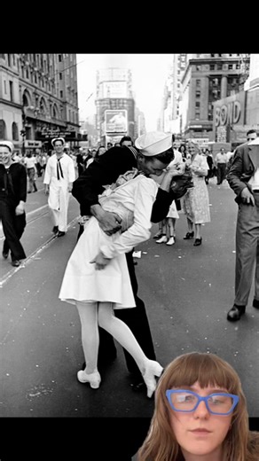 V-J Day kiss in Times Square photo explained. 🎥 Video Credit/TikTok: military.makeover | Military Makeover
