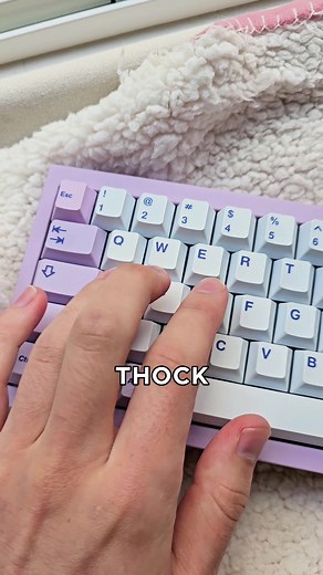WHY DOES THAT KEYBOARD SOUND SO BAD!? #mechanicalkeyboards #customkeyboard #viral #fyp #keyboardasmr