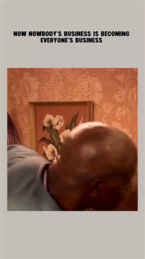 Clik Fizz on Instagram: "In the hit semi-autobiographical sitcom Everybody Hates Chris, the character Rochelle Rock is famously portrayed by the talented actress Tichina Arnold, who brought the iconic matriarch to life from 2005 to 2009. Known as a "ghetto snob" with a fierce sense of pride and a low tolerance for nonsense, Rochelle is beloved for her legendary catchphrase, "I don’t need this, my man has two jobs!" which she used whenever she impulsively quit a job. As the strict, loud, and ofte