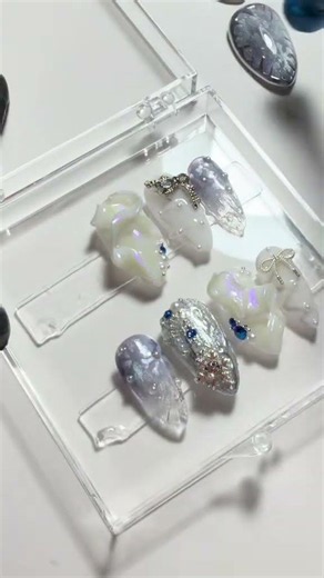 Packaging a press on set❄️ #nails #nailart #pressonnailsbusiness #pressonnails #nailinspo #nailtech
