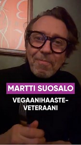 🌟 Konkarinäyttelijä Martti Suosalo kertoo nyt, että tammikuun vegekokeilun jälkeen hänen lautaseltaan löytyy pääsääntöisesti kasvisruokaa! 🌟 Loistava juttu! Martti on kertonut hänen olonsa olevan kasvisruoalla energinen eikä ole kokenut jäävänsä mistään paitsi! Kasvisruoka tukee terveyttämme monin tavoin, koska se sisältää runsaasti kuituja sekä pehmeitä rasvoja. Lisäämällä lautasellesi kasvipohjaisia ruokia, riski sairastua esimerkiksi sydän- ja verisuonisairauksiin tutkitusti pienenee! 🥦 Ko