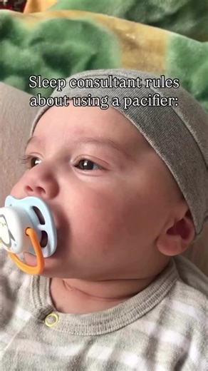 Let’s talk about the pacifier—a tiny tool with a big impact. 🍼💤 In the baby years, pacifiers can be a lifesaver. They: ✨ Help soothe and calm babies when they’re upset ✨ Can reduce the risk of SIDS when used at sleep times in infancy ✨ Provide comfort during transitions or stressful moments For many families, it’s the magic button that brings instant peace. 🙌 And that’s okay! But here’s the thing—by the time your child is around 2.5 years old, it’s a good idea to start phasing it out. Why? 👉