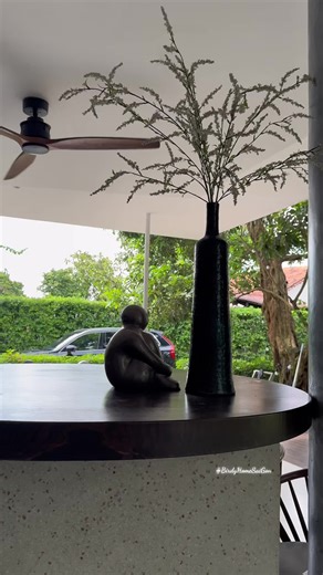 Góc bếp không gian mở nhìn thẳng ra sân vườn xanh mát, chill lắm nhé 🥰 Birdy Home- villa hồ bơi ven sông rộn tiếng chim giữa lòng Sài Gòn #villasanvuon #villaNguyenCan #villaHoBoi #privatevillawithpool #nghiduongsaigon