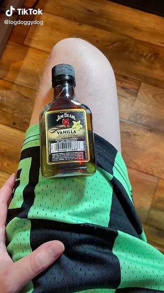 Logdog (@logdoggydog)’s videos with original sound - Logdog