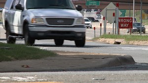 VERIFY | Are there pressure plates at intersections to turn traffic lights green?