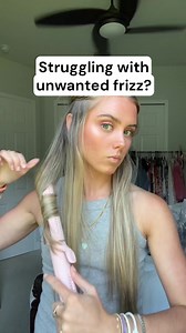 If a Flat iron and a curling iron had a baby, the Le Duo is what you get! This tool allows me to create multiple styles and is so convenient. I can quickly straighten, add waves or curl my hair. | L'ange