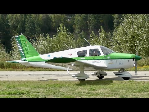 Piper PA-28-140 Cherokee Landing