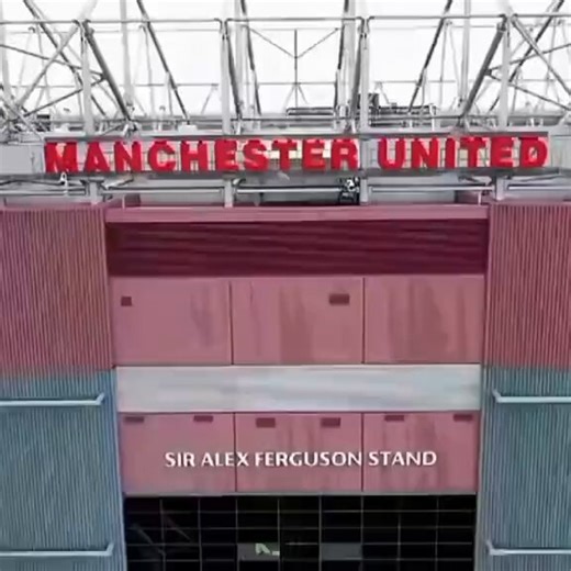 Bakal jadi anthem baru nih wkwkk. Keren juga jadi chantNama creatornya K_G, youtuber dan tiktokers Inggris, rajin bikin chant buat Utd. Yang sempat famous chantnya Bruno pake tune "Portuguese Magnifico". Doi fans Bruno btw wkwk 🔴🔥