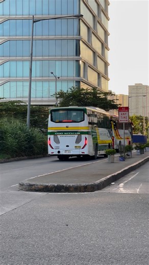 1.5K views · 17 reactions | Nakauwi naba ang lahat?Saint Gabriel Bus express Inc|Zhongtong H11| #BusSpottingPH #buscontent #Zhongtong #larkspots #fypviralシ #undas2025 #byaherongpinoy #saintgabriel #PhilippineBus | LarkSpots | Facebook