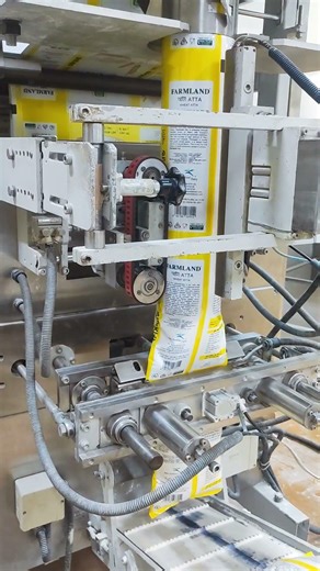 Atta packaging || White Atta packaging Machine || Atta filling & Packaging