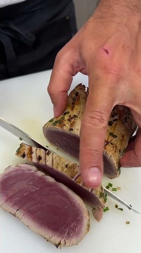Tuna steak with mint pesto 🌿🐟