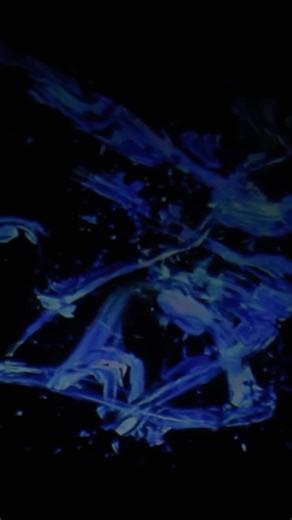 チームラボプラネッツ teamLab Planets TOKYO on Instagram: "🌀 Reversible Rotation in the Black Emptiness 虚空反転無分別 🌀 In Black Emptiness, because it is empty, infinite possibilities open up where anything can enter it. 何もない黒は、空っぽゆえに、何でも入る無限大の可能性が開かれる。 When you sit down, Spatial Calligraphy is drawn in front of you. The Spatial Calligraphy in this artwork space rotates in the same direction, but because of the characteristics of Ultrasubjective Space, visually, the clockwise and counterclockwise rotation are 