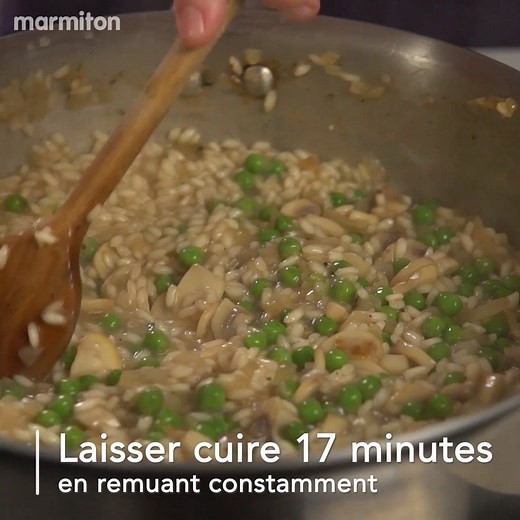 [Vu dans "De l'@stuce à l'assiette"] Un risotto crémeux et fondant aux légumes de saison 👌 La recette par ici ➡️ https://bit.ly/2JGTEnS | Marmiton