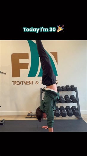 I Tried Learning a Handstand in 60 Days… Here’s What Happened