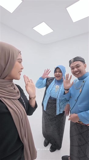 PREWEDDING 2JT ALL PACKAGE😍 ✅Prewedding anti ribet tinggal bawa badan aja , include : 😱Baju Adat Sepasang / Gaun Jas Sepasang 😱Sepatu 😱Aksesoris 😱MuA Profesional 😱Cetak 16R (2pcs) 😱Cetak 5R (5pcs) 😱2 Background Foto 😱Pas Foto Background Biru cetak 3x4 & 4x6 (8pcs) 😱Free Edit 😱Free All Soft Files ✅ Promo Only 2.000.000 Cepetan Ambil Promo nya , Slot Terbatas‼️ #preweddingstudio #preweddingmilenial #studiofotokarawang #milenialstudiokarawang #studiofotoprewedding ^N