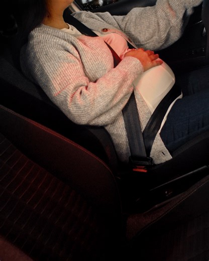 En 1959, nous inventons la ceinture de sécurité à 3 points et ouvrons le brevet à tous les constructeurs. En 2026, nous la réinventons. | Volvo Car France